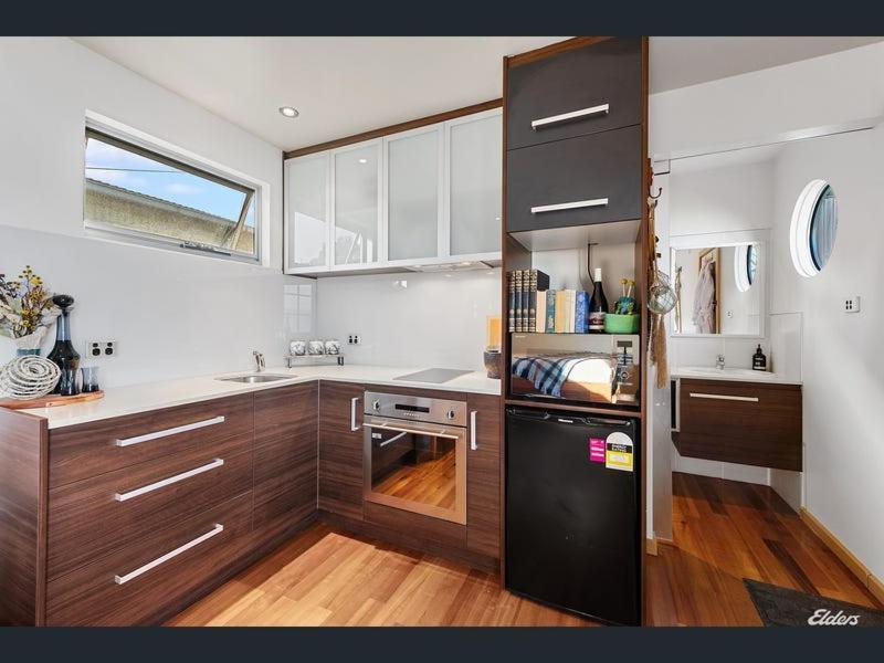 Salt Box Hideaway Apartment Strahan Bagian luar foto